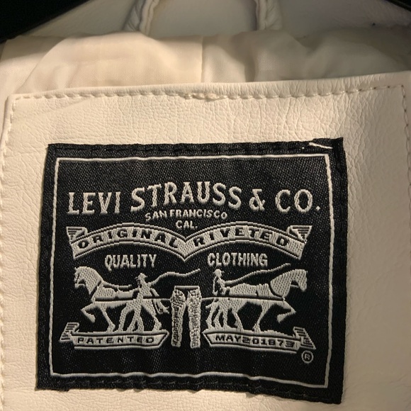 Levi's Women's Off White Faux Leather Biker Moto Crop Jacket Size Large NWT - Picture 4 of 16